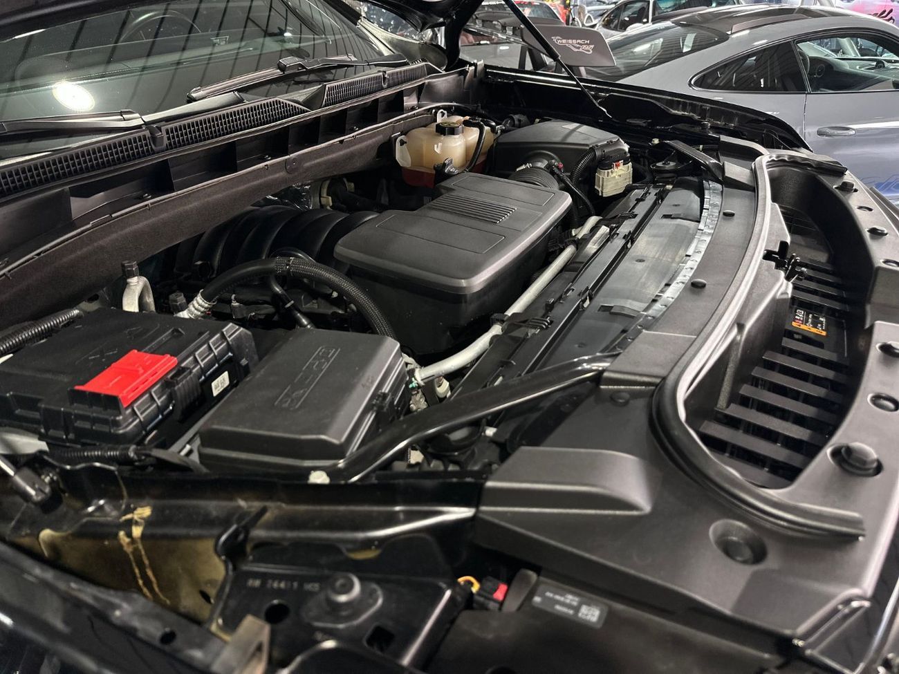 كاديلاك إسكالاد Premium Luxury 6.2L 4WD