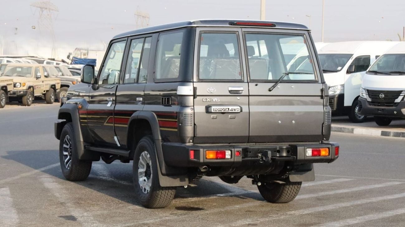 تويوتا لاند كروزر 70 Toyota Land Cruiser LC76 2.8 AT 2026
