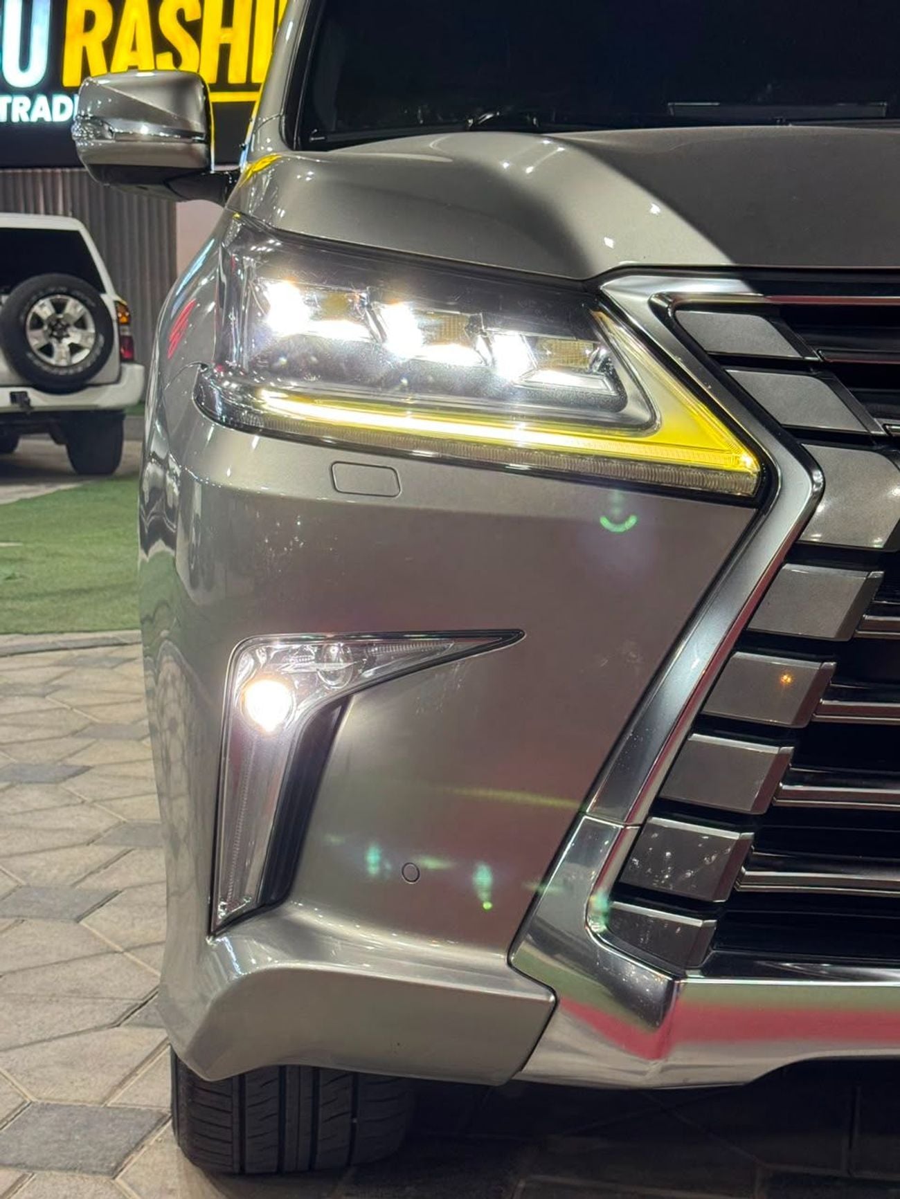 لكزس LX 570 PREMIER