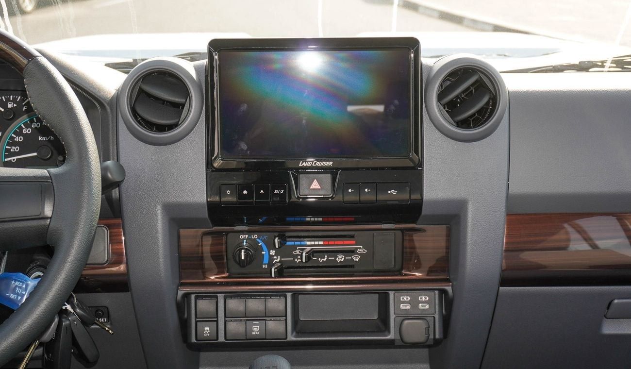 تويوتا لاند كروزر 70 LX 4.0L V6 M/T