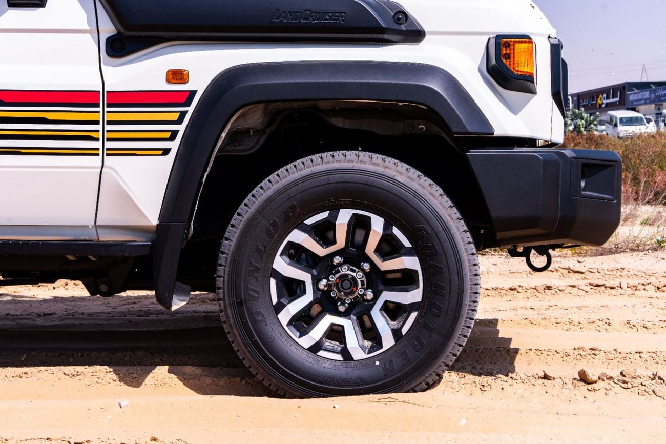 تويوتا لاند كروزر Toyota Land Cruiser 2026 70 Series 76 4.0L 4WD 5-door