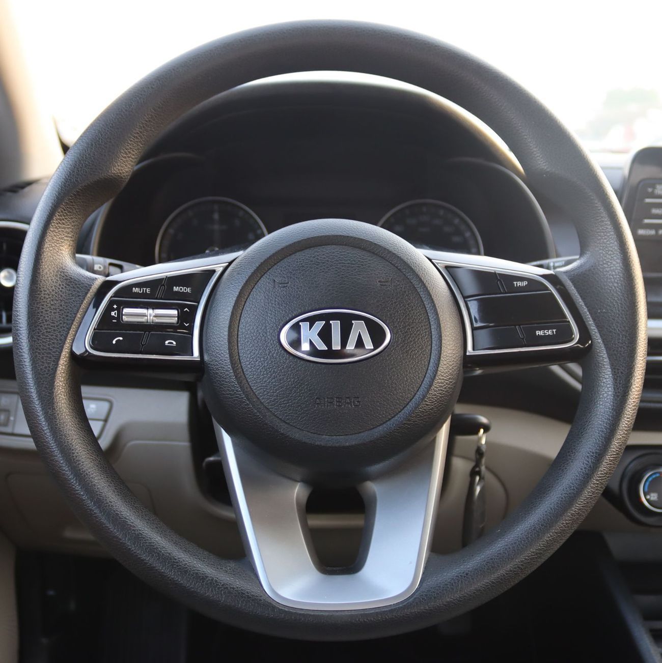 Kia Cerato LX 1.6L Sedan 2020 Kia Cerrato GCC model 2020, accident-free, in excellent condition, with a mileage