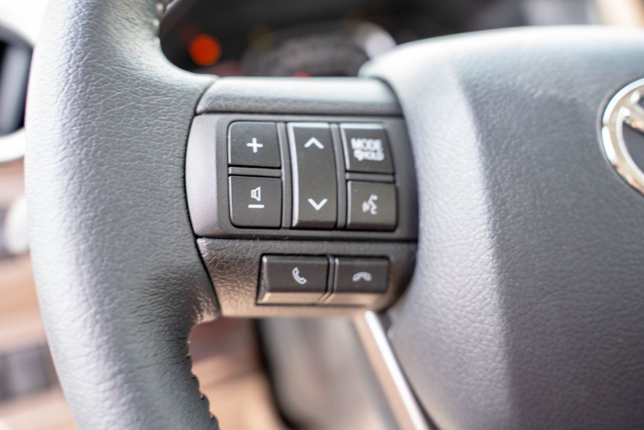 تويوتا لاند كروزر 70 LX 2.8L Diesel 3 Doors 2025