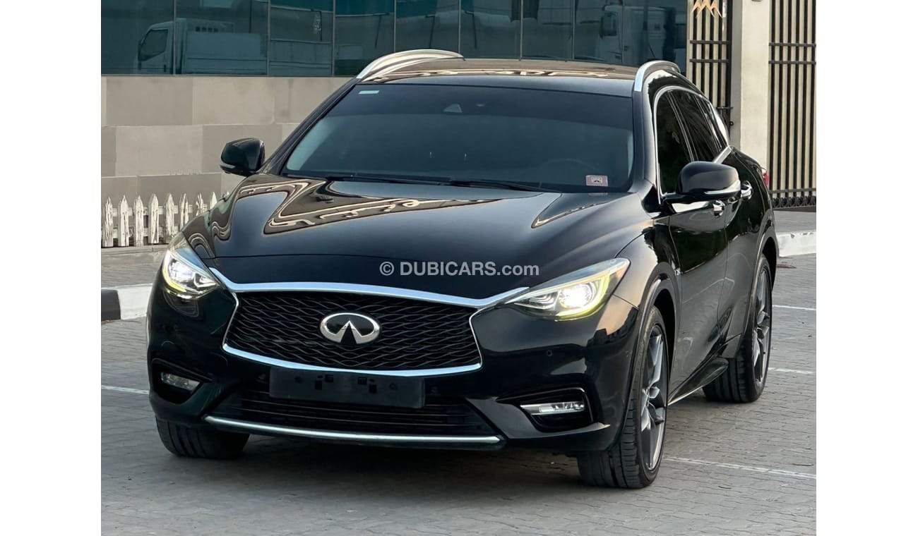 Infiniti Q30 Premium