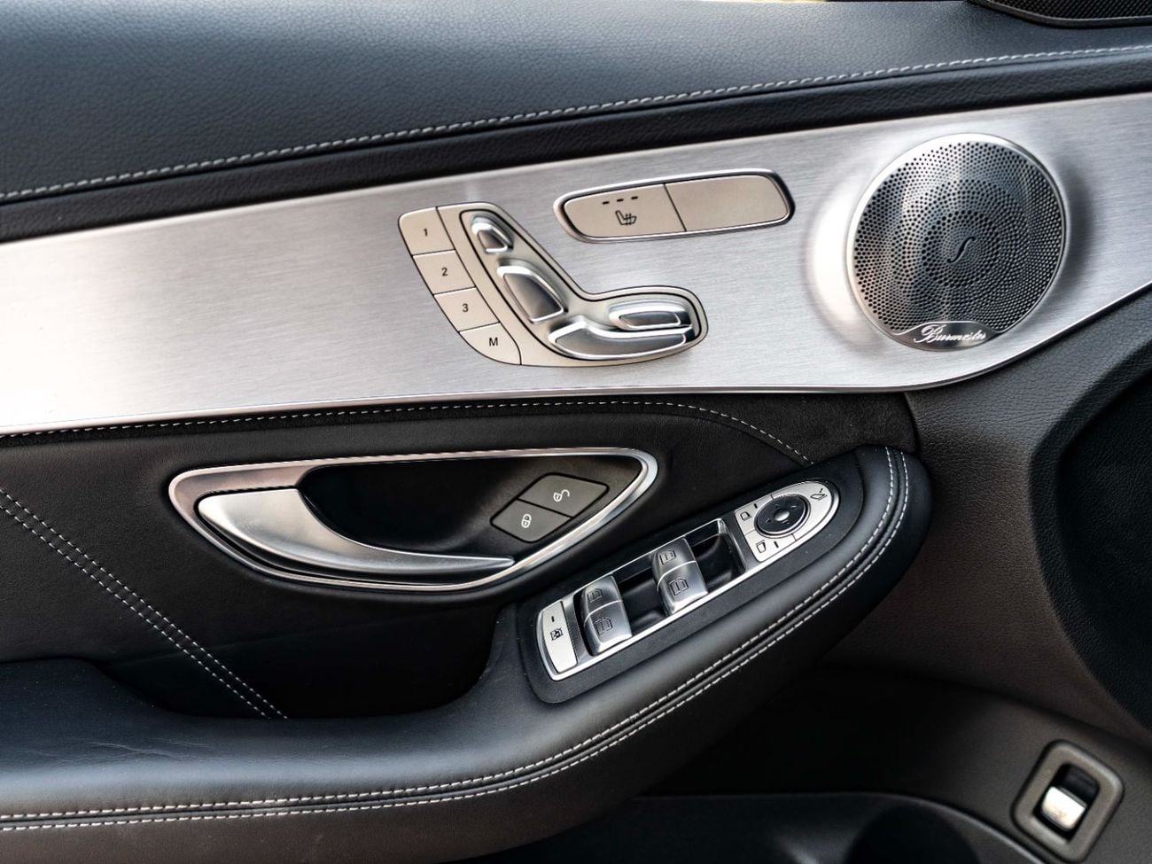 Mercedes-Benz C 63 AMG Std 4.0L Sedan