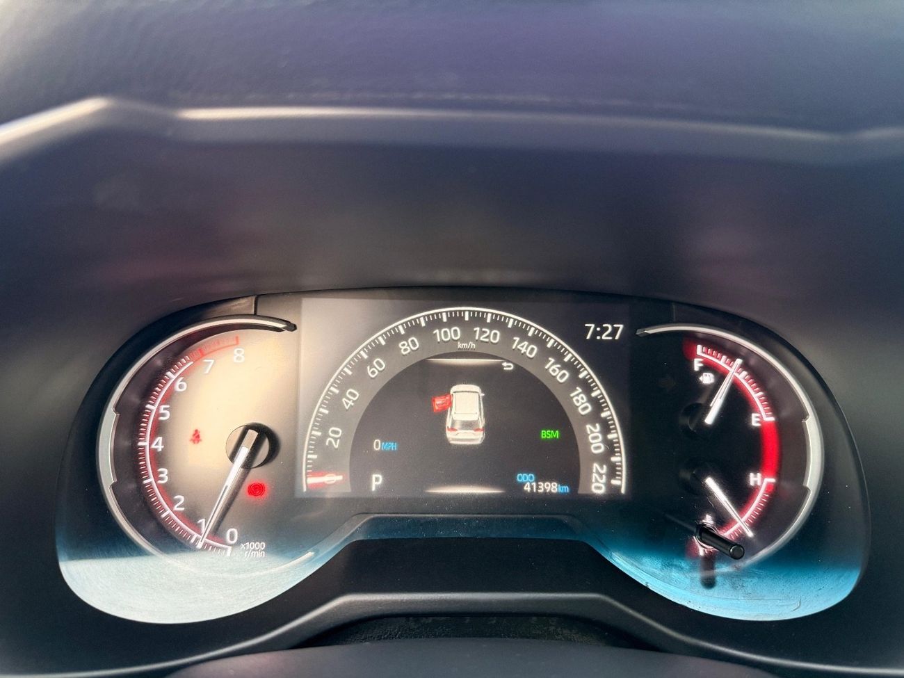 تويوتا راف ٤ XLE AWD 2.5 Sunroof  2024