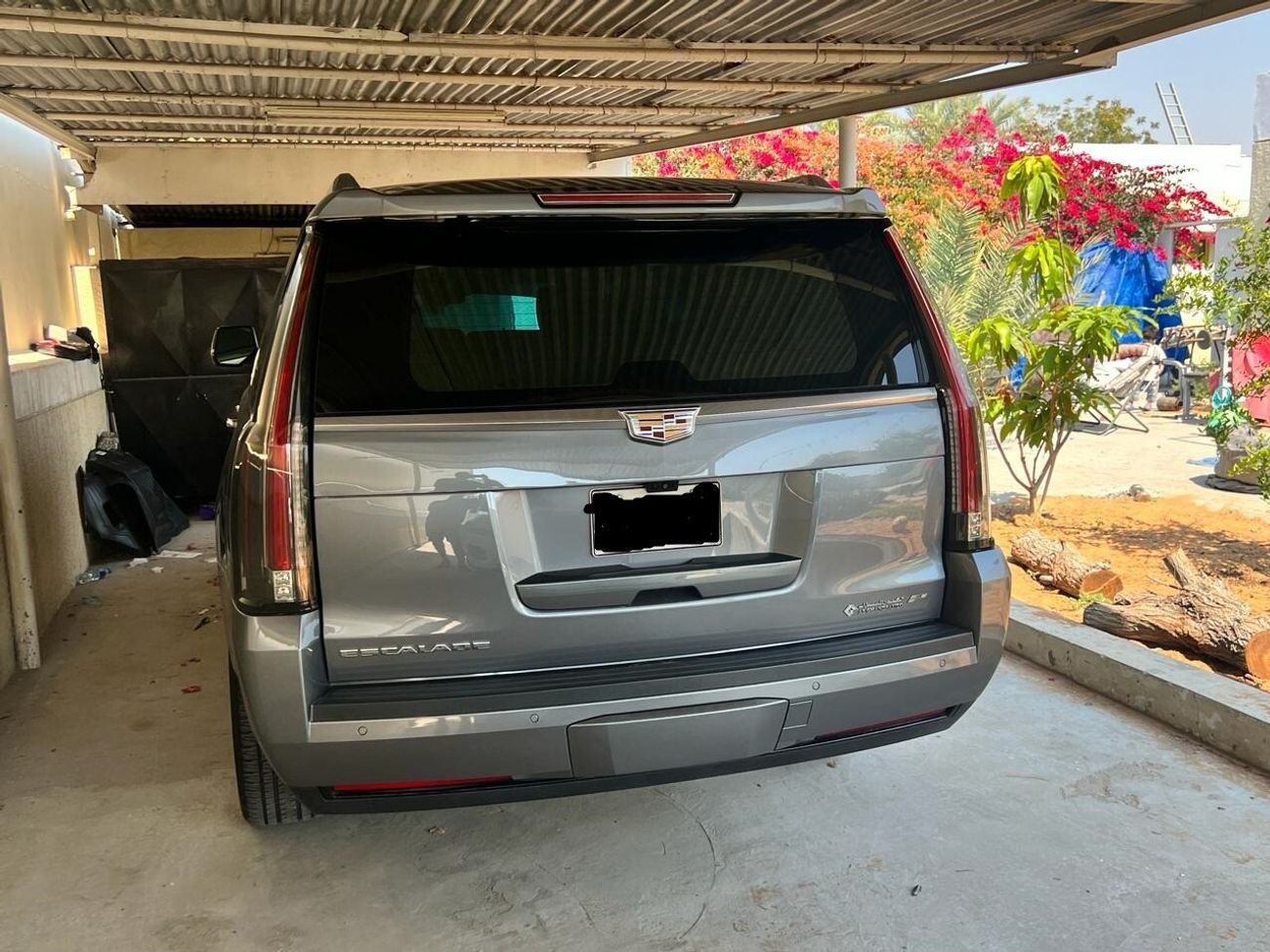 Used Cadillac Escalade ESV Platinum 2018 for sale in Ras alKhaimah