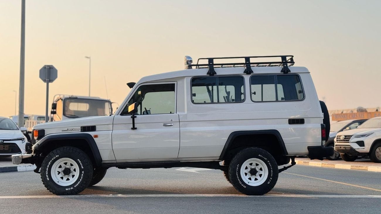 تويوتا لاند كروزر 70 -