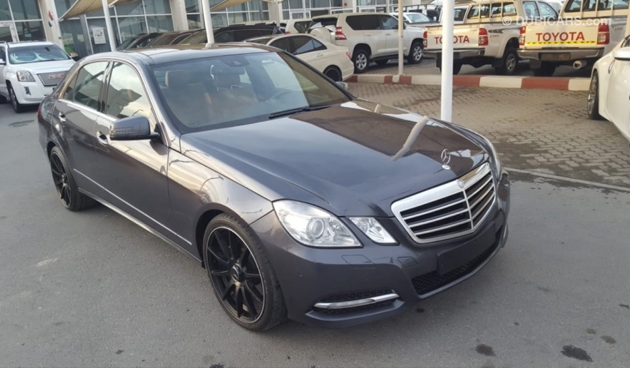 Mercedes-Benz E300 model 2013 GCC car prefect condition full service full option low mileage