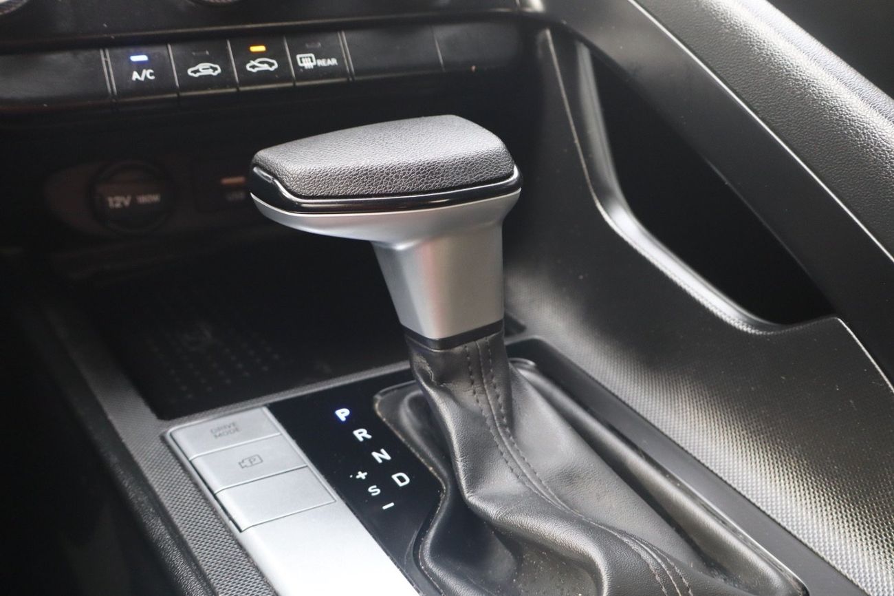 هيونداي إلانترا GL 1.6L