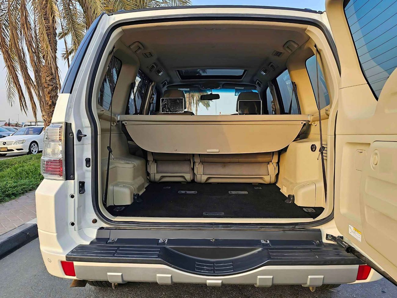 Mitsubishi Pajero /SIGNATURE EDITION/ EXPORT ONLY / LOT#16883