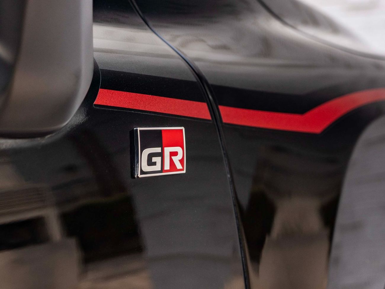 Toyota Land Cruiser GR-S 3.3L