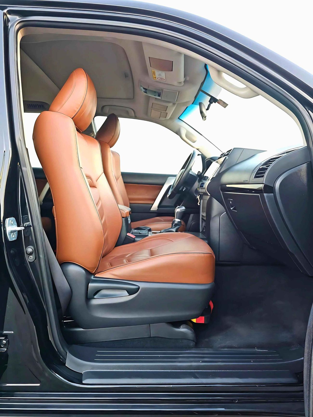 Toyota Prado VXR V4/ TOP OPT/ DOWN TYRE/ SUNROOF/ LEATHER/ SEATS/ DVD/ LOT# 37504