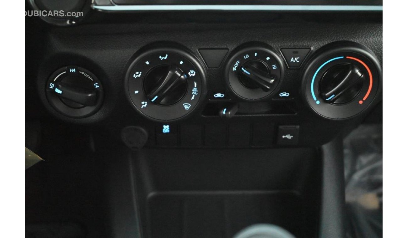 Toyota Hilux 2.4L  Manual Transmission