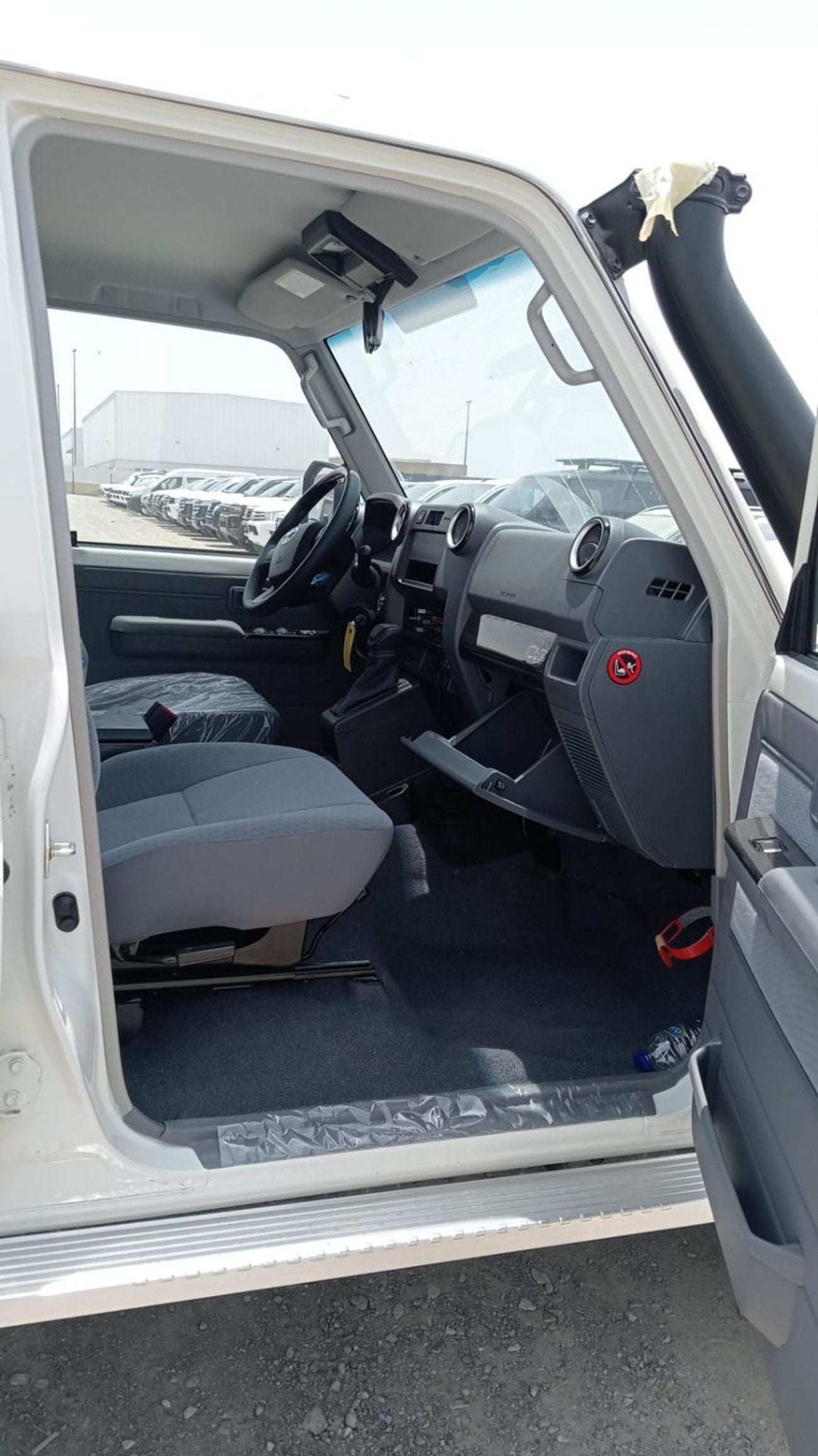 تويوتا لاند كروزر 70 Toyota Land Cruiser 76 05 Door Hard Top 2.8L Auto