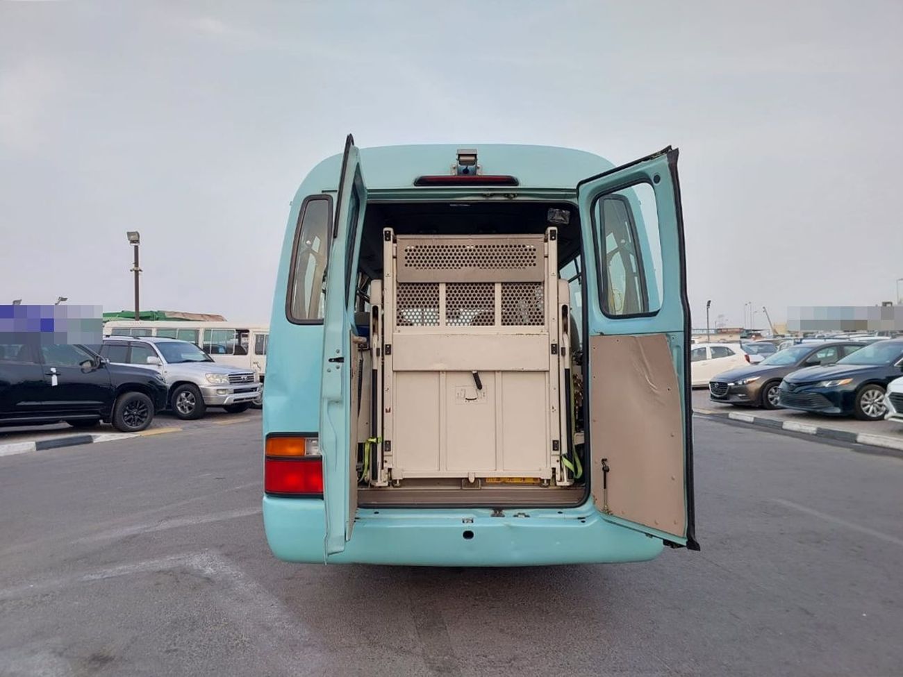 Toyota Coaster TOYOTA COASTER BUS RHD 2001 MODEL 4.2 L DIESEL AUTOMATIC(PM10587)