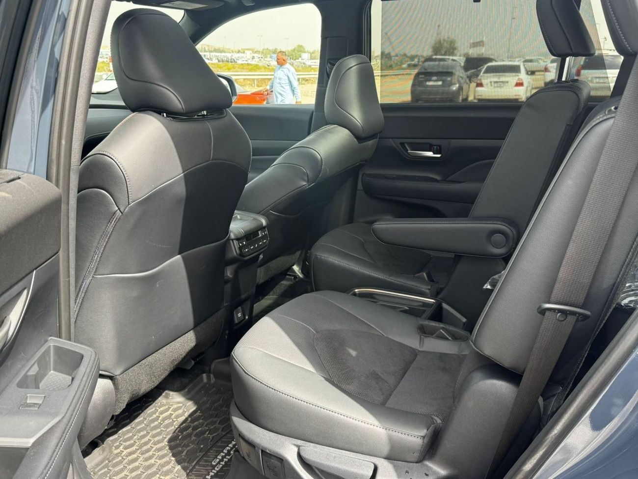 تويوتا جراند هايلاندر 2026 TOYOTA GRAND HIGHLANDER AWD 2.4L HYBRID PLATINUM CANADIAN SPEC READY STOCK AVAILABLE