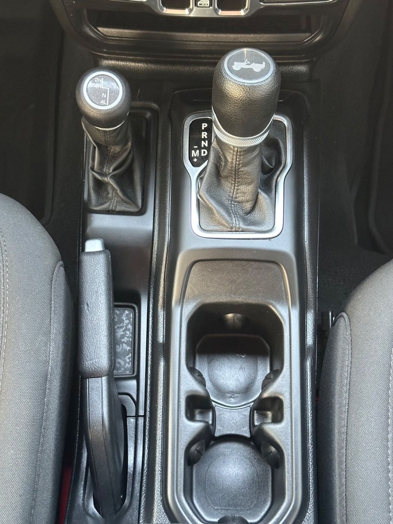 Jeep Wrangler Unlimited Sport 3.6L A/T