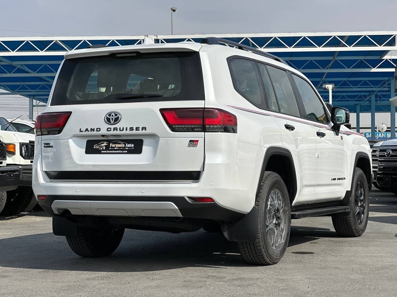 تويوتا لاند كروزر GR SPORT GR-S 3.5 لتر PTR أوتوماتيك // 2026 // كاملة المواصفات مع رادار، كاميرا 360 درجة، إطارات للط