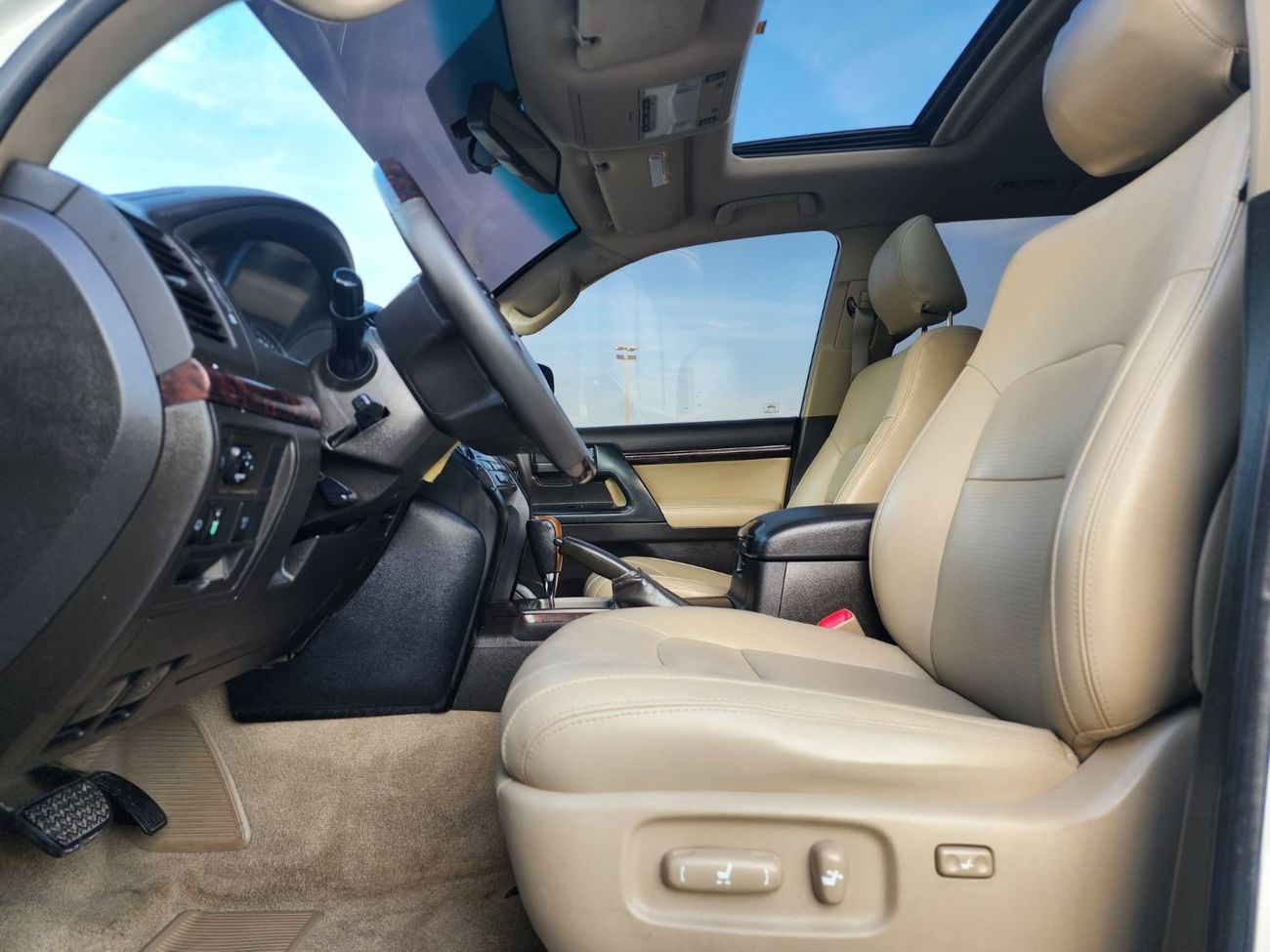 تويوتا لاند كروزر GX.R V8 full options