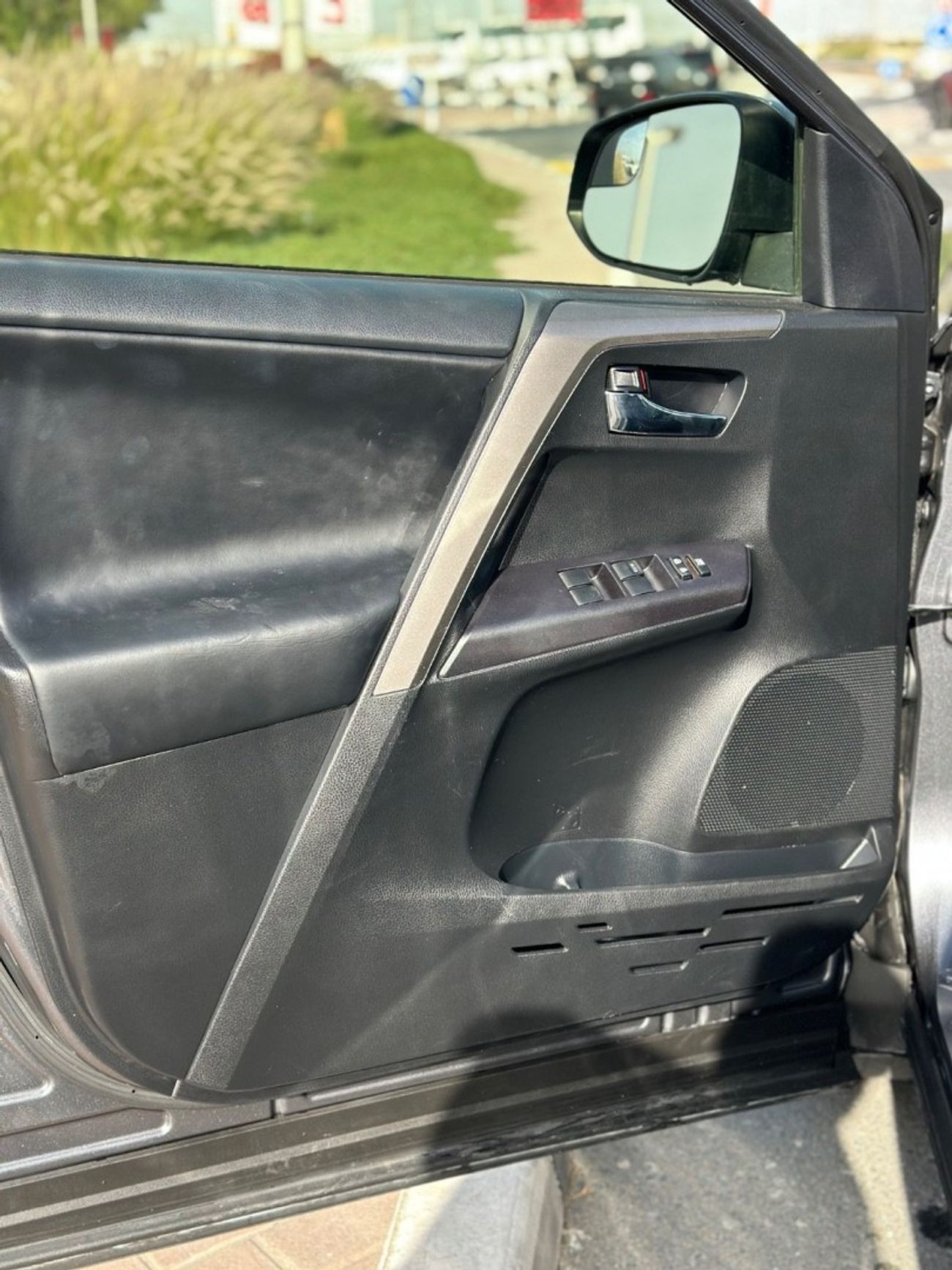 تويوتا راف ٤ XLE 2.5L Hybrid XLE Sunroof, Full Option