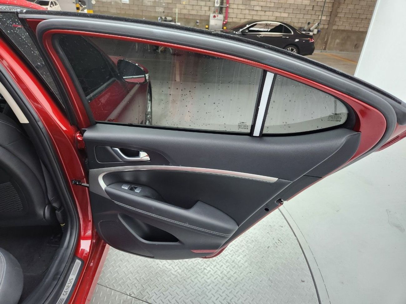 Genesis G70 Platinum 2.0L RWD