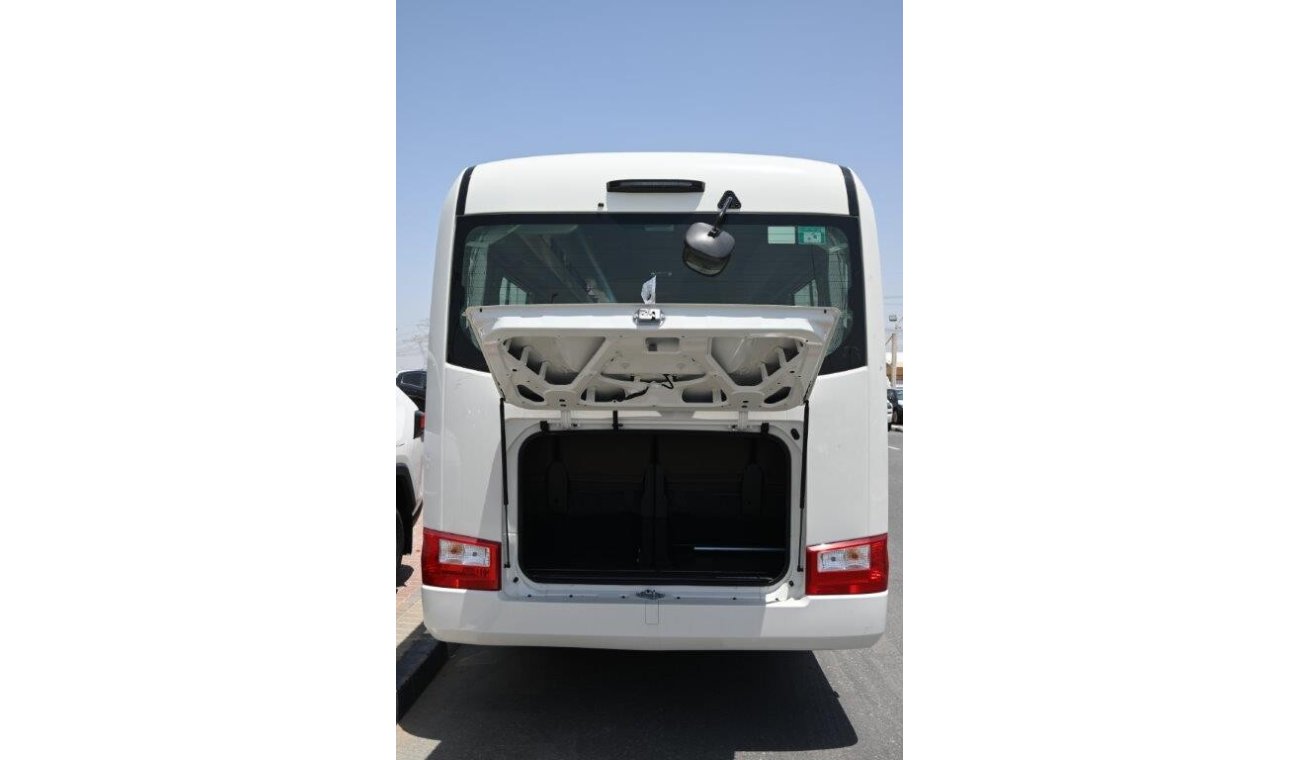 تويوتا كوستر Highroof Diesel Manual Transmission with Front / Rear Heater