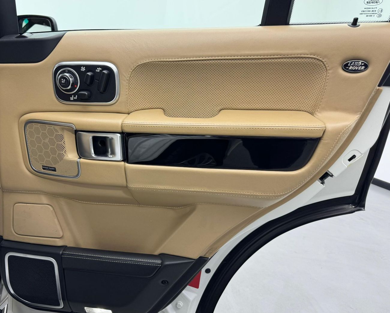 Land Rover Range Rover Vogue 5.0L 2011 Range Rover Vogue Autobiography Supercharged, Service History, Excellent Condition, 