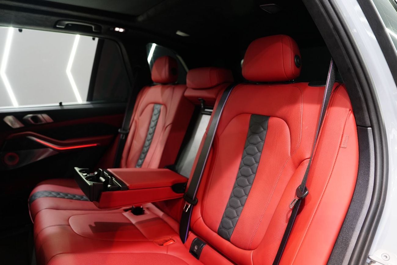 بي أم دبليو X5 M Competition, Shadowline Package, Carbon Interior, Latest Facelift, Dealer Warr + Serv!!