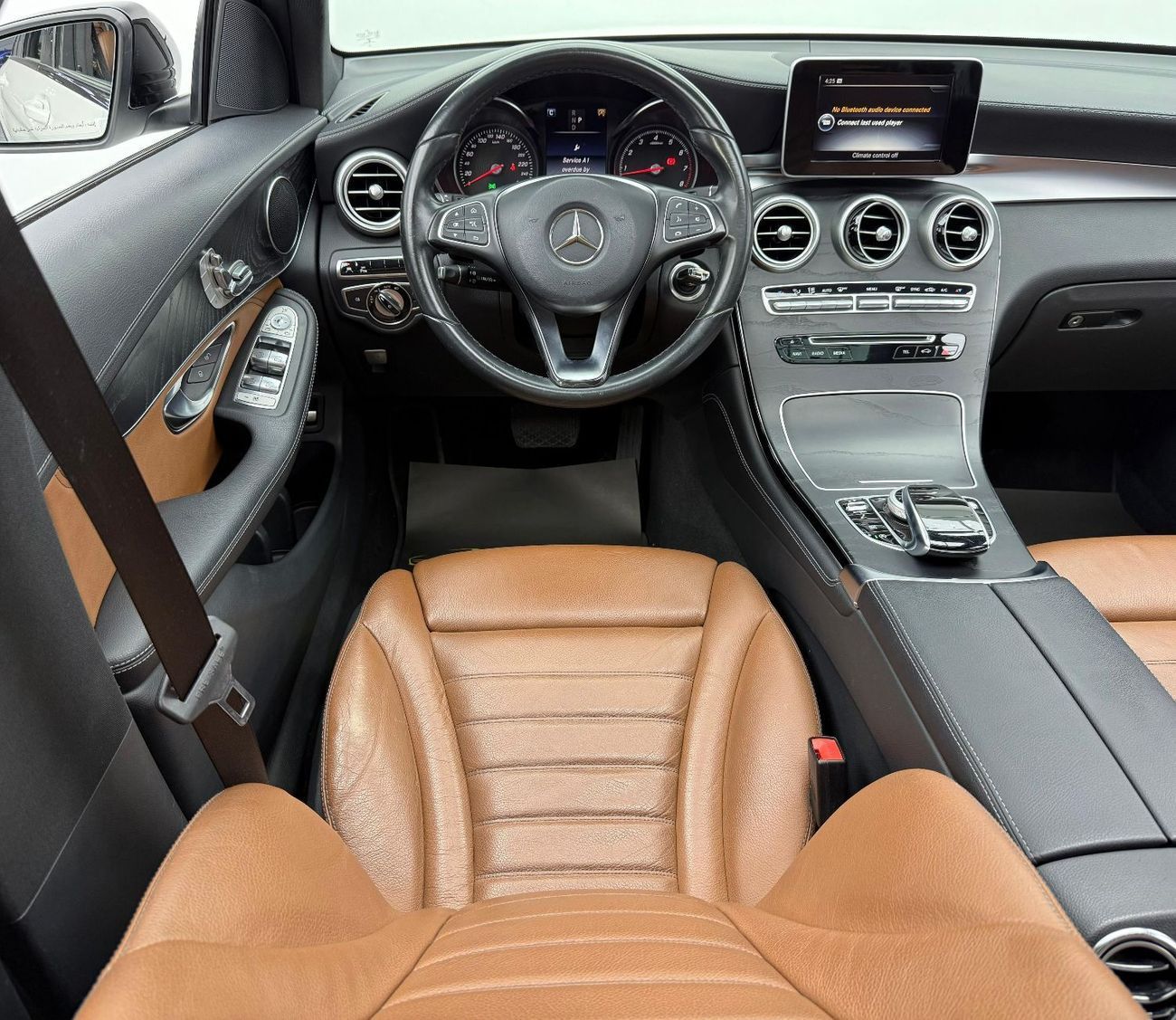 Mercedes-Benz GLC 250 4MATIC 2.0L 2016 Mercedes Benz GLC250 AMG 4MATIC, Service History, Excellent Condition, GCC