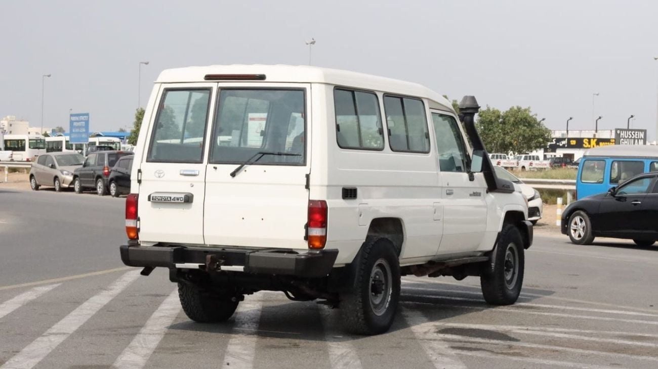Toyota Land Cruiser 70