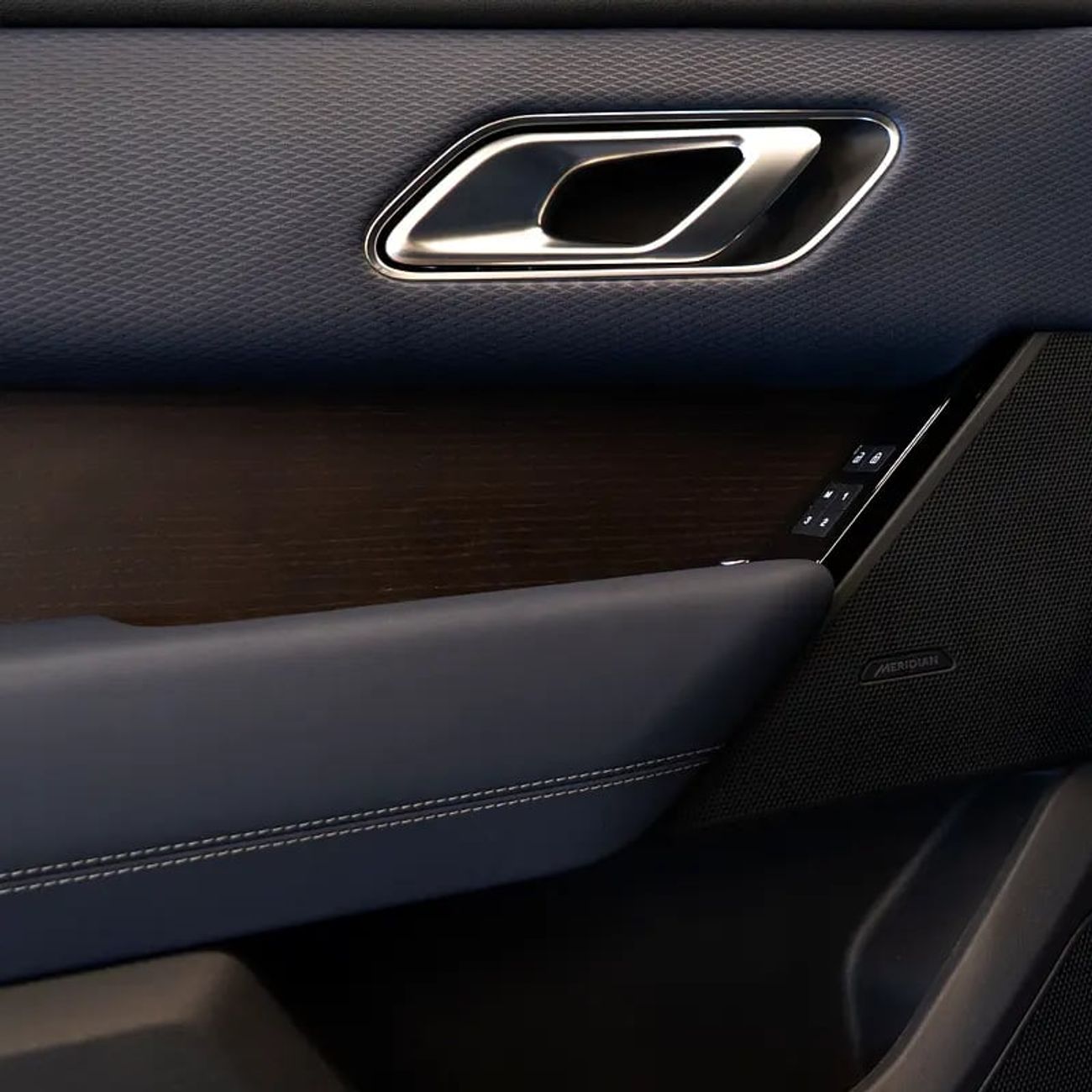 Land Rover Range Rover Velar P250 R-Dynamic HSE 2.0L AED 3,257 pm • 0% Downpayment • Velar R-Dynamic • 1 Year Warranty • Full Ser