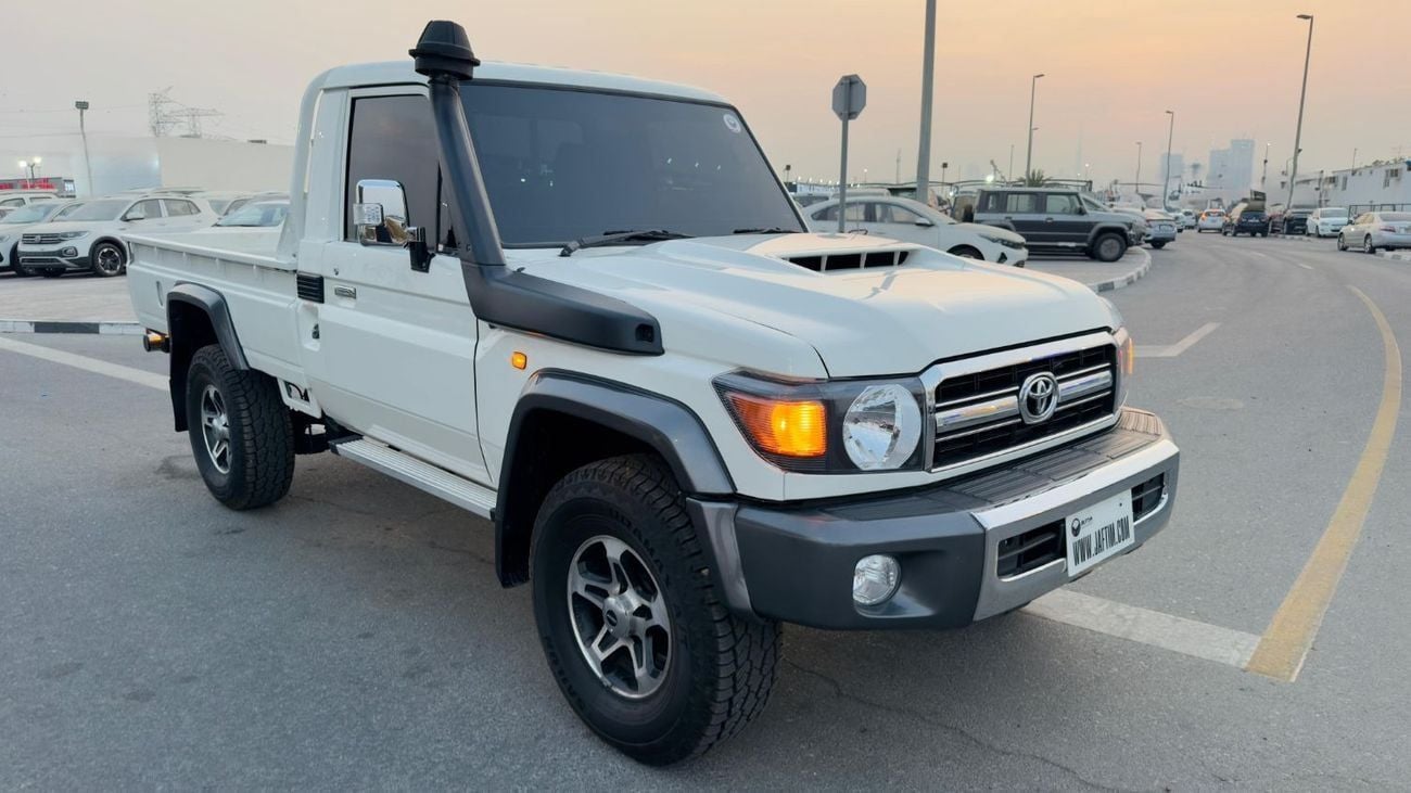 Toyota Land Cruiser Pick Up SINGLE CABIN | 4.5L DIESEL | MANUAL TRANSMISSION | RHD | 2010