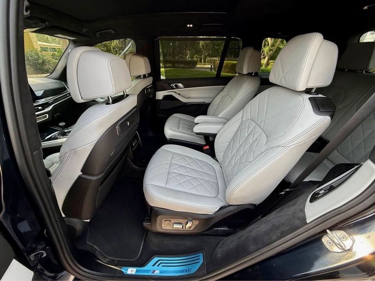 BMW X7 xDrive40i Luxury M Sport Package 3.0L