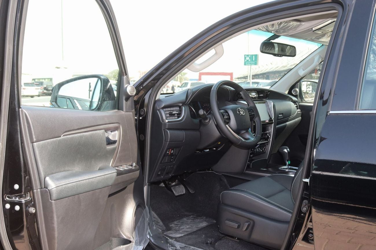 Toyota Fortuner SR5 V6 . 4.0L . Petrol . 4WD . 6-Speed Automatic . 7 Seats . 4 Doors 2026 Model . For Export