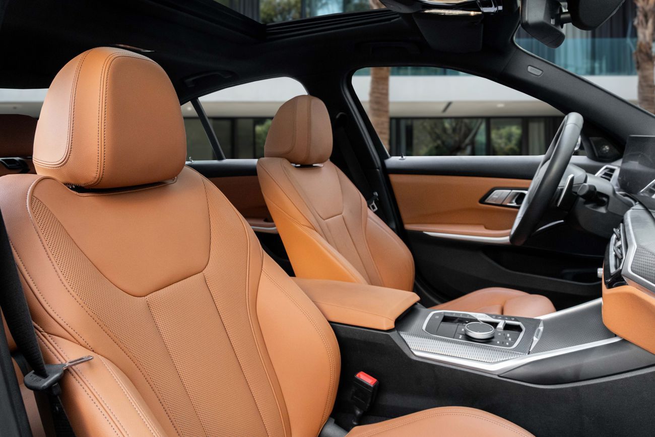 بي أم دبليو 330i 330i M Sport | 3,525 P.M | 0% Downpayment | BMW WARRANTY / SERVICE