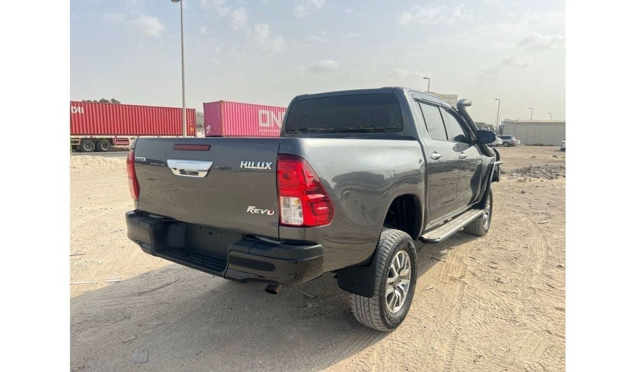 Toyota Hilux diesel 2.8 liter manual gear right hand push button start back camera