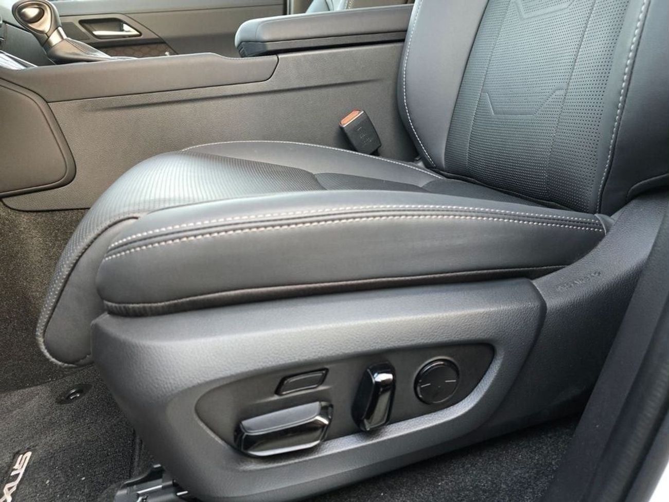 لكزس GX550 Luxury Plus Full Option *SPECIAL OFFER*