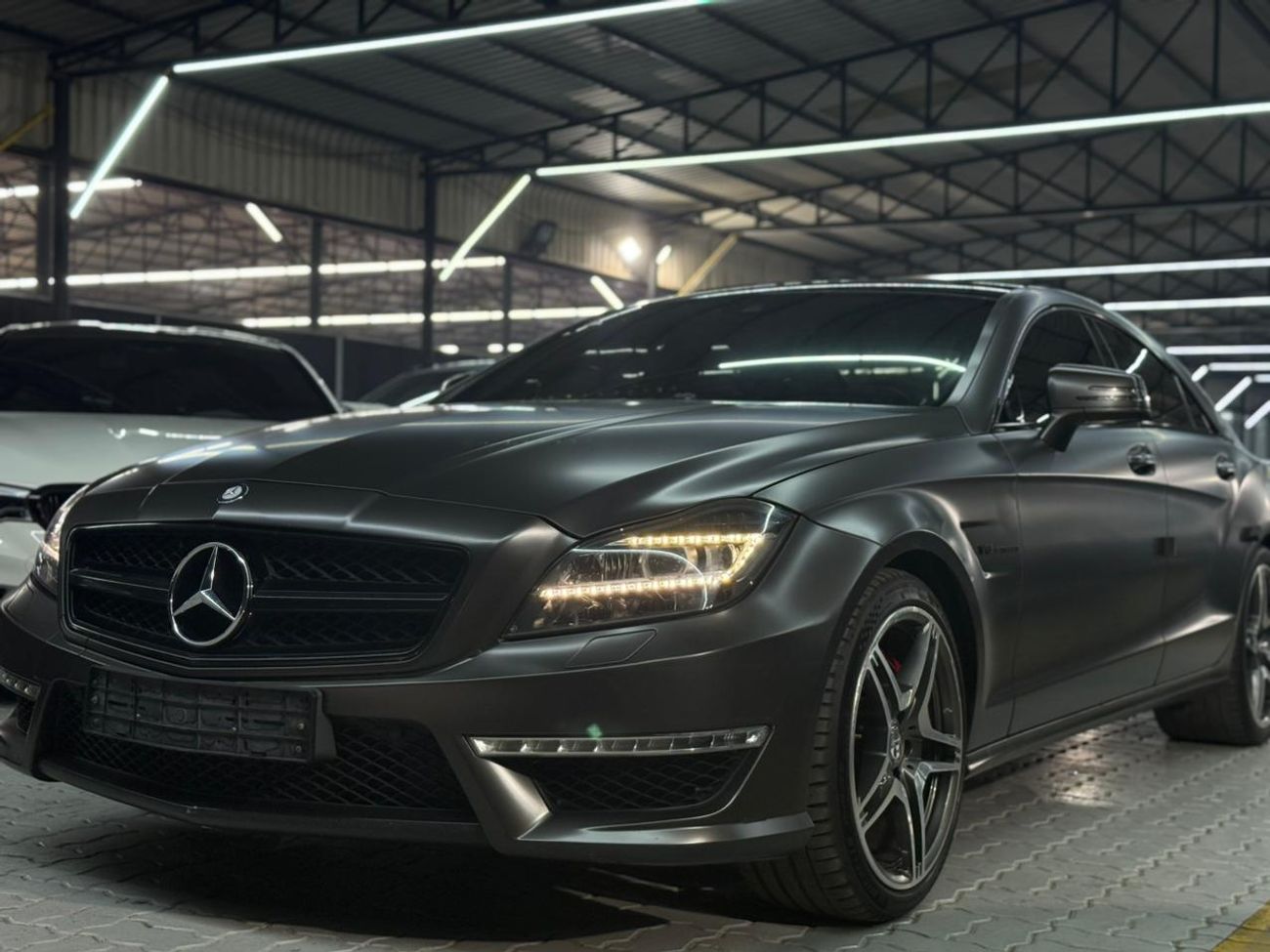 Mercedes-Benz CLS 63 AMG Std 5.0L