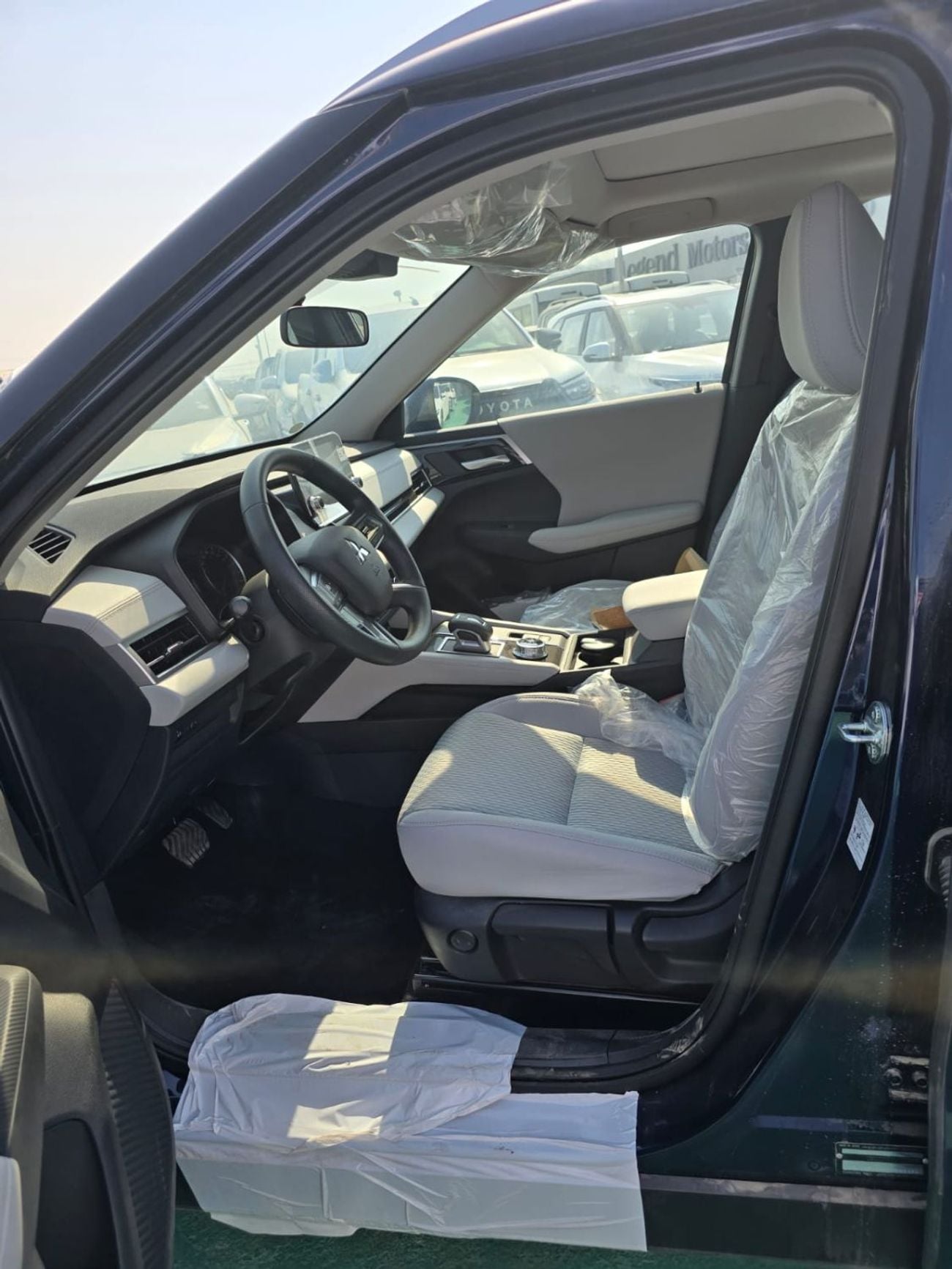 Mitsubishi Outlander MITSUBISHI OUTLANDER M-LINE