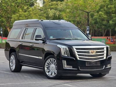 Cadillac Escalade PLATINUM 2018 VIP Edition GCC Specs | 2Keys | VIP seats | TV | Perfect condition