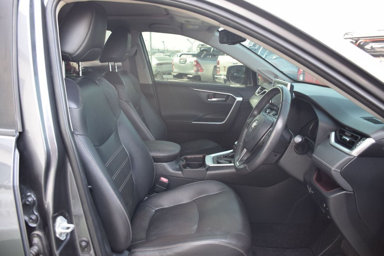 تويوتا راف ٤ XLE LE 2.0L FWD Petrol (Right Hand)