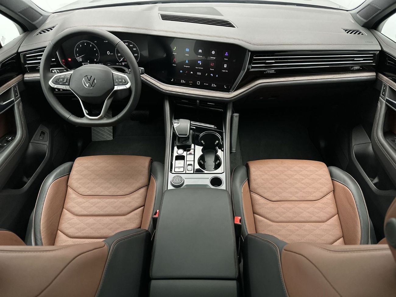 فولكس واجن طوارق ELEGANCE | Premium V6 Performance & Smart Tech | VW Certified | GCC Specs