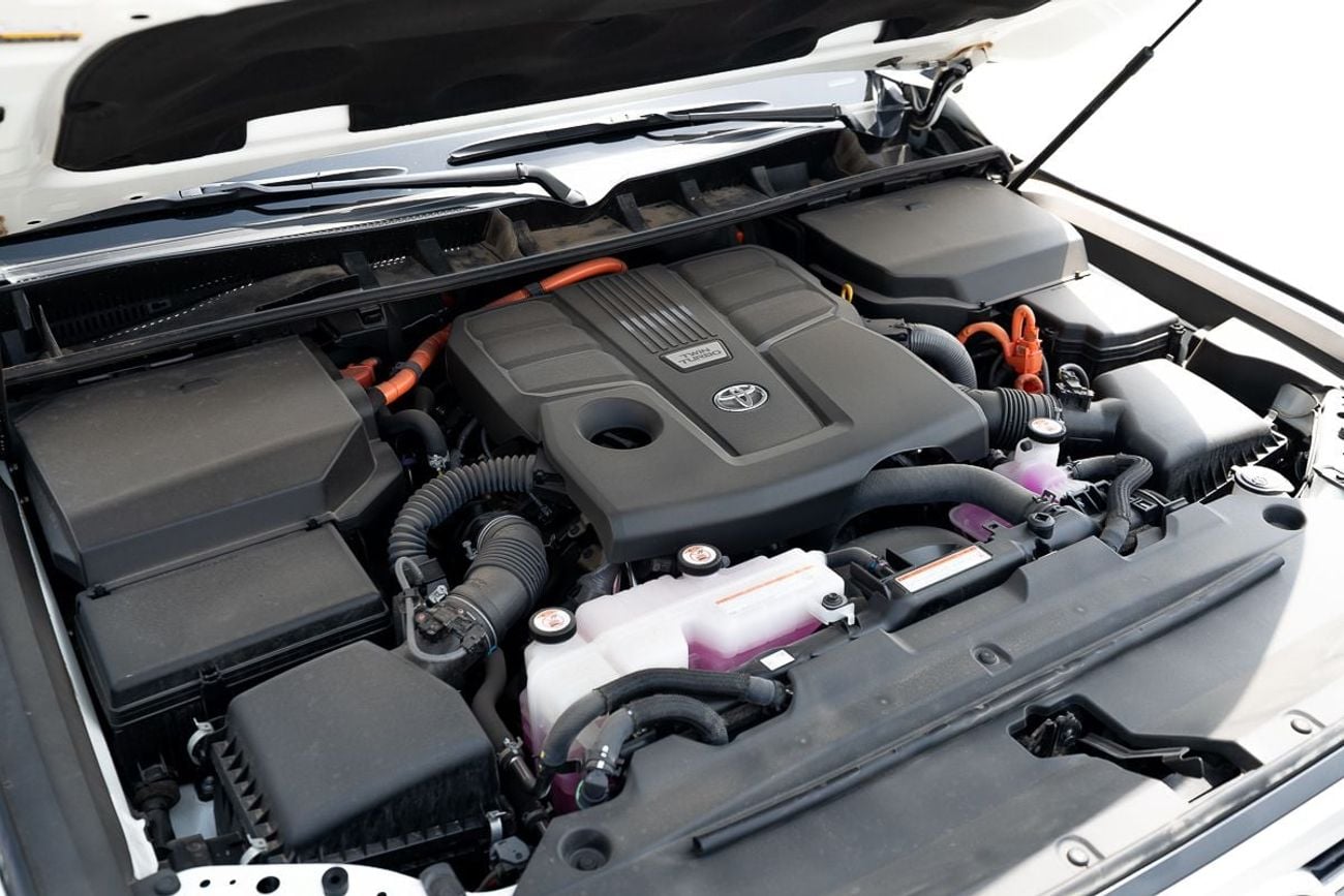تويوتا لاند كروزر GXR HEV MAX 3.5L V6 Hybrid 2026