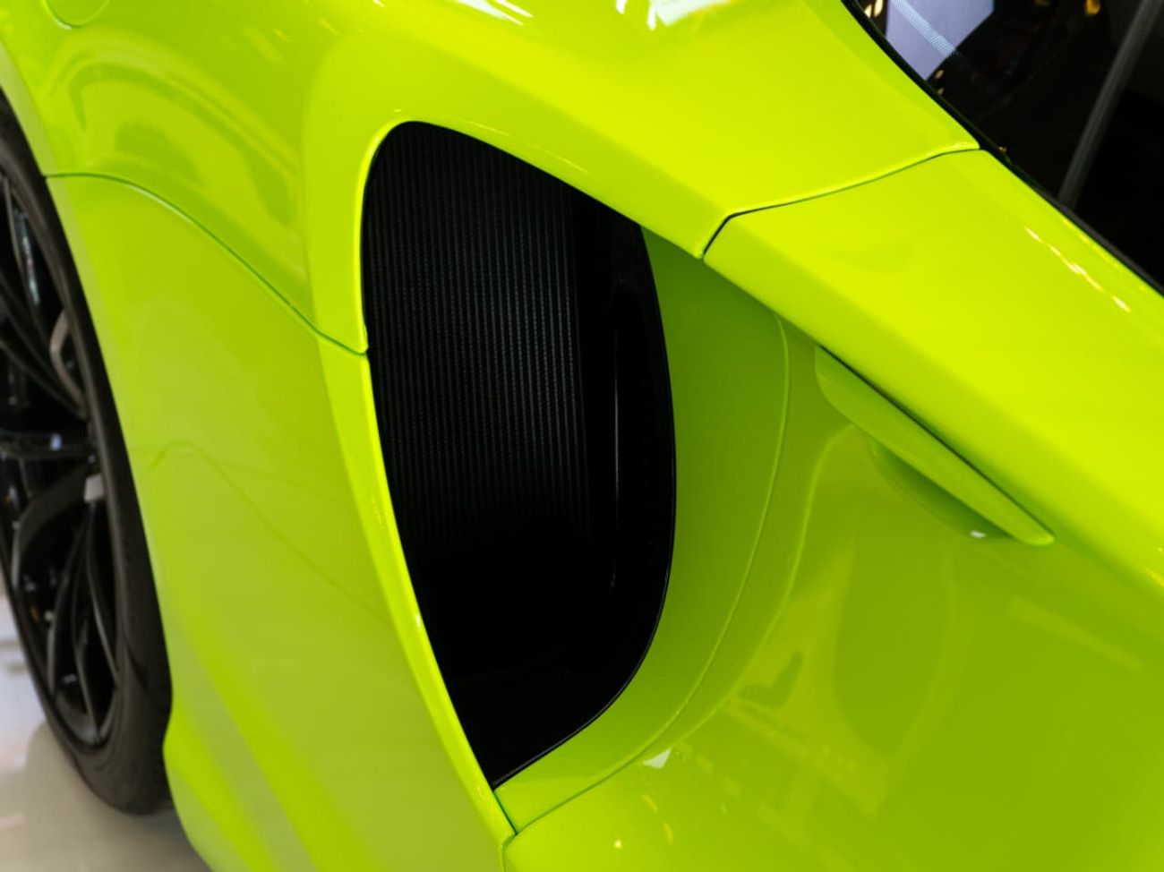 McLaren Artura 2024 McLaren Artura Plug-In Hybrid | KOREAN Specs | Like New