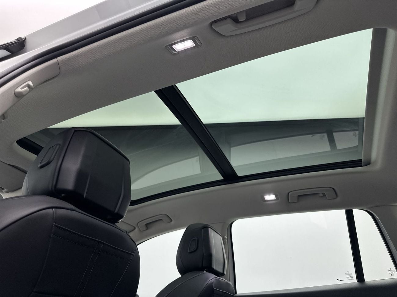 فولكس واجن تيجوان 1.4L | Panoramic Sunroof with Leather Seats  | VW Certified | GCC Specs