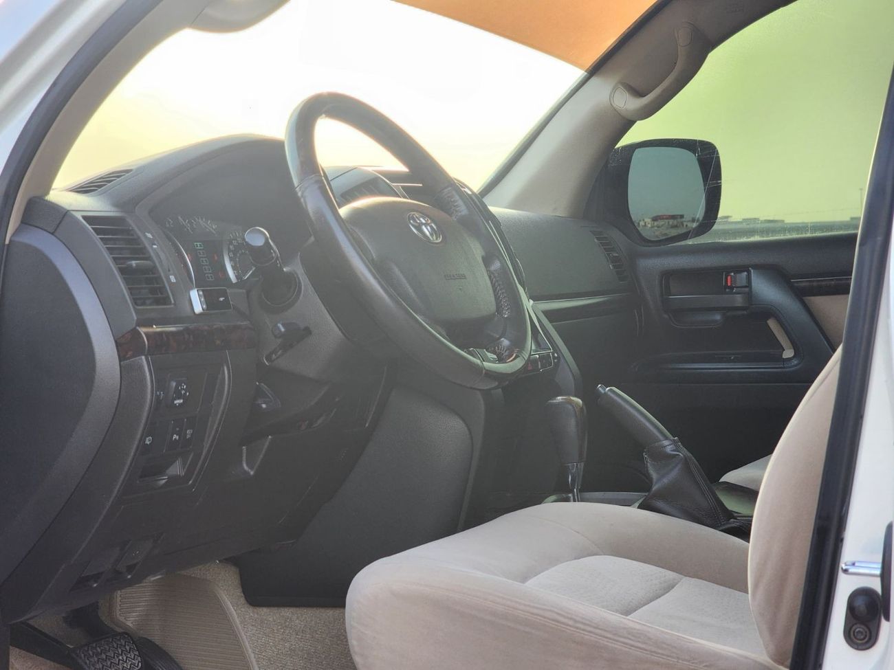 Toyota Land Cruiser GX.R V6