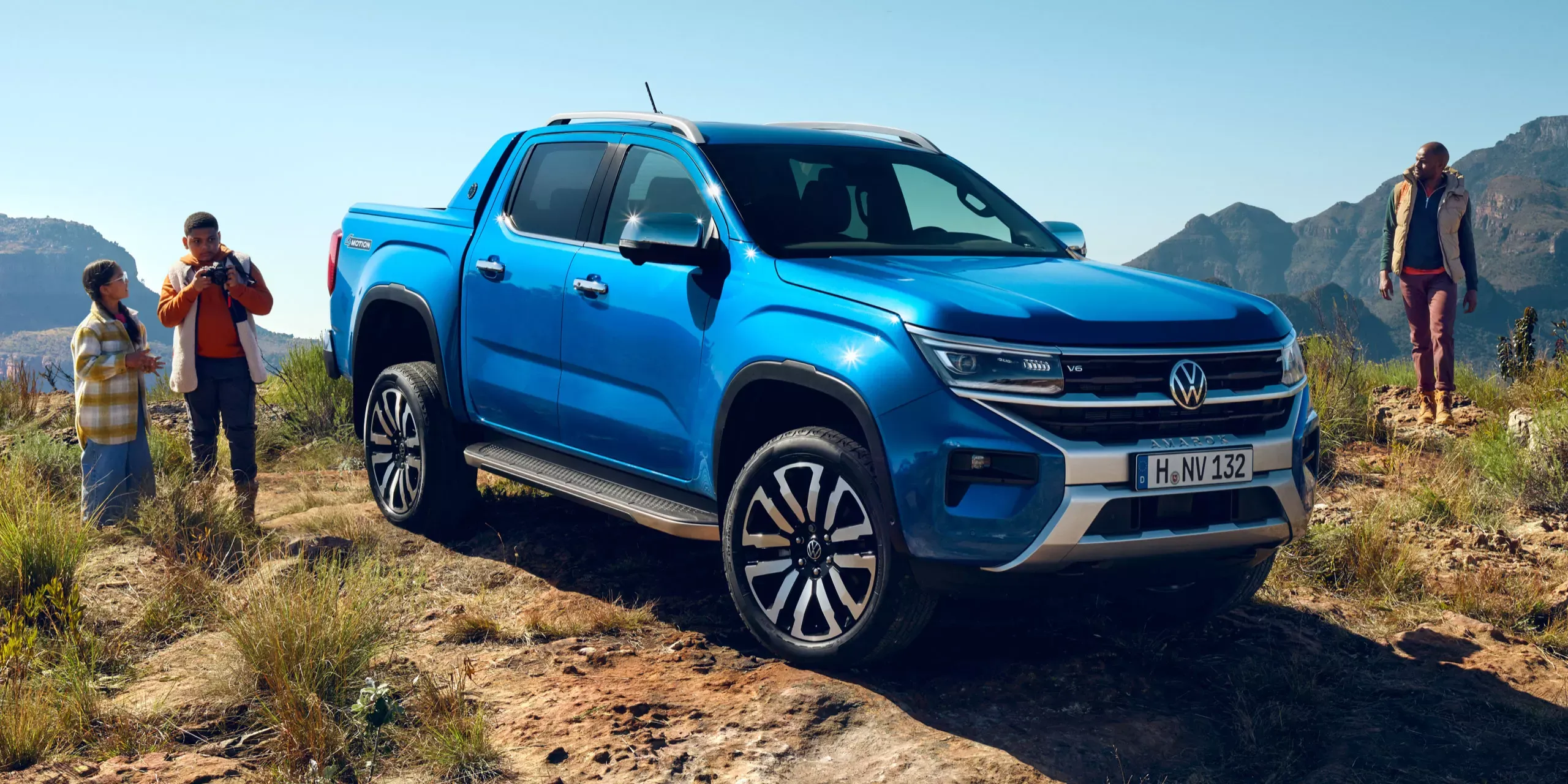 Volkswagen Amarok exterior - Front Right Angled