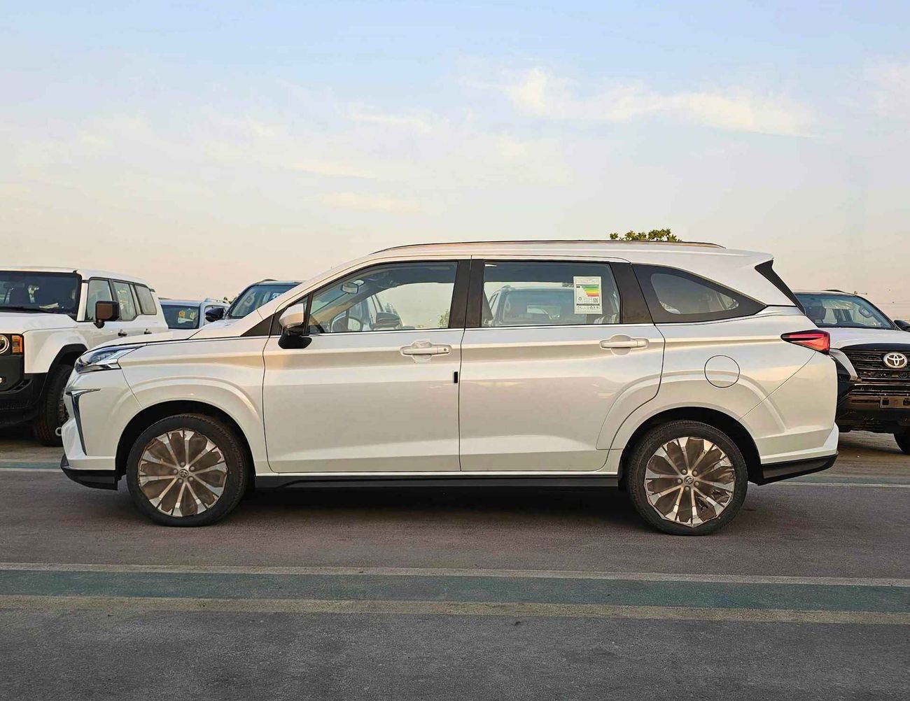 Toyota Veloz 1.5L V4 PETROL, DVD+ CAMERA / SPECIAL PROMOTION (CODE # 69085)