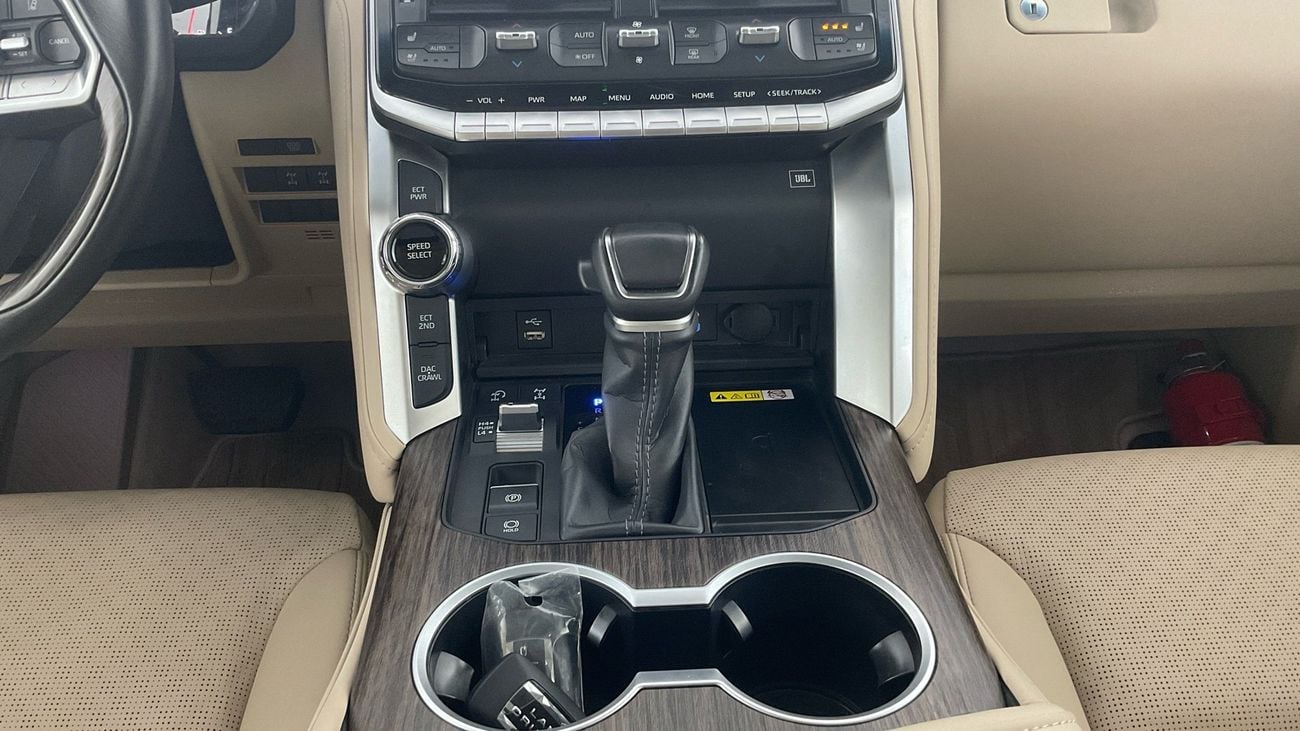 Toyota Land Cruiser VXR | upto AED 20,000 Ramadan Discount | Guaranteed Warranty | 0 Down Payment